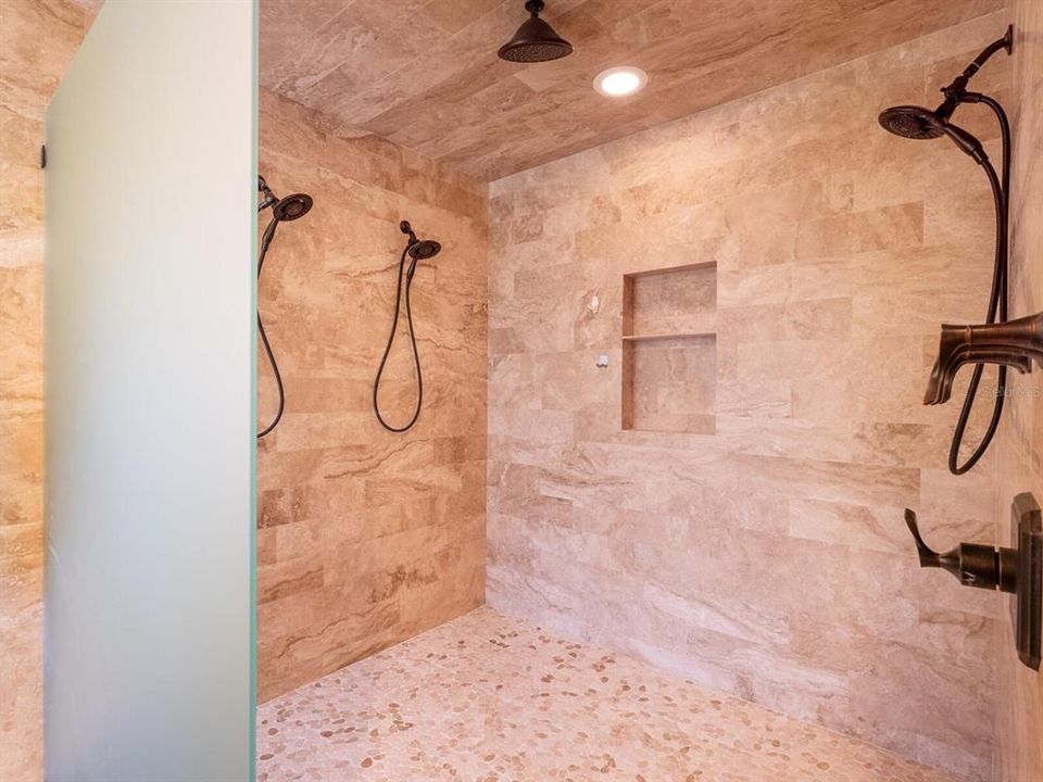 For Sale: $2,500,000 (4 beds, 3 baths, 3250 Square Feet)