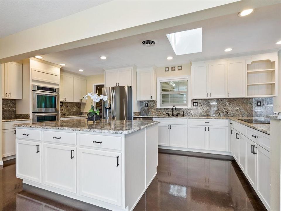 For Sale: $2,500,000 (4 beds, 3 baths, 3250 Square Feet)