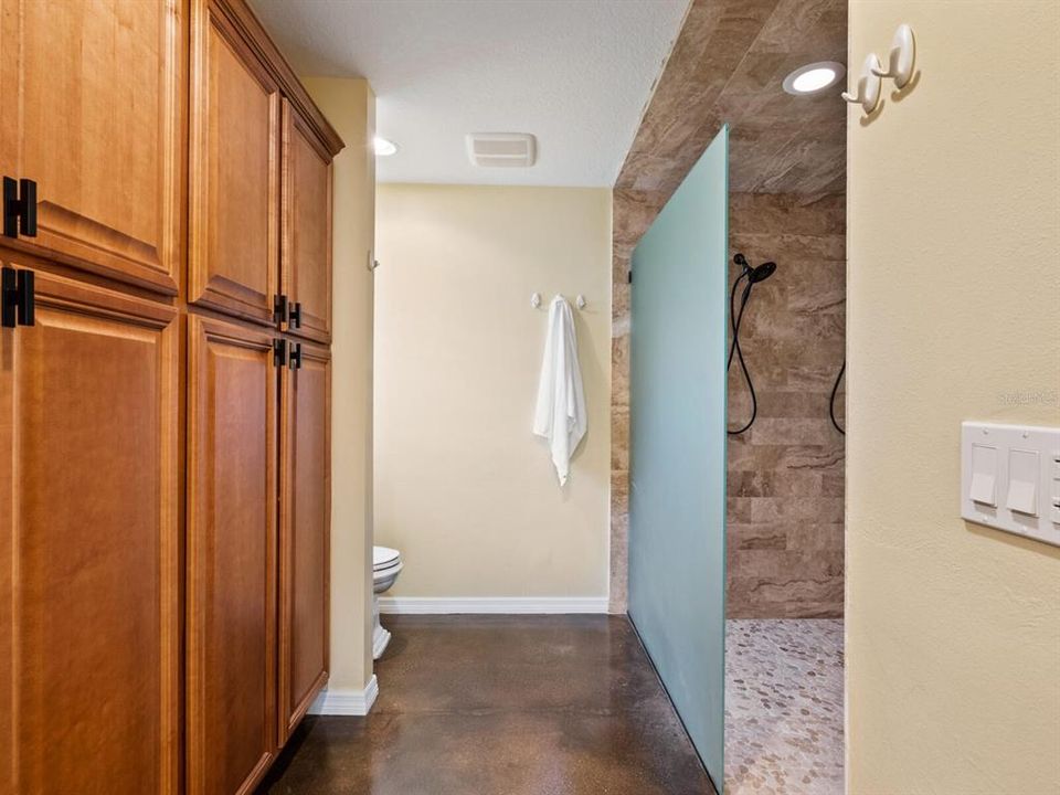 For Sale: $2,500,000 (4 beds, 3 baths, 3250 Square Feet)