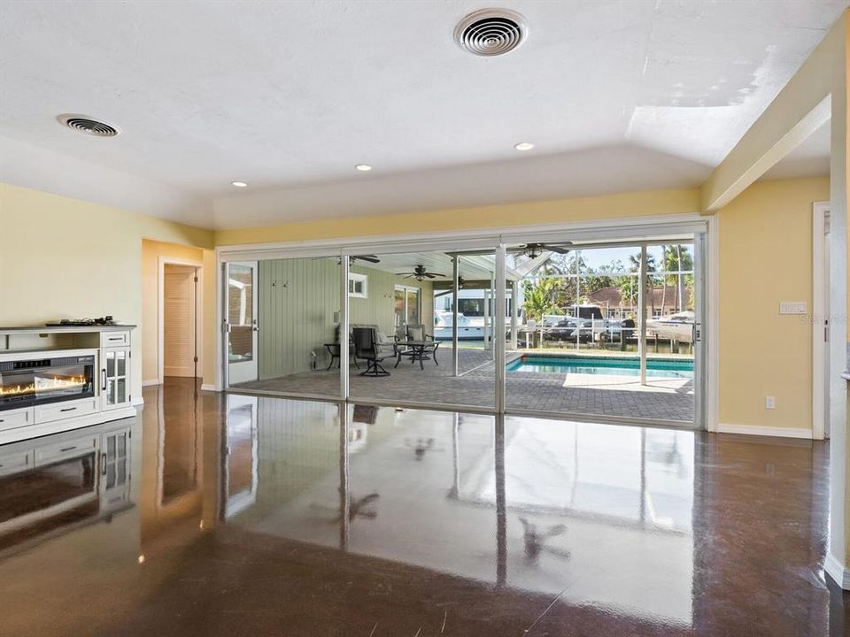 For Sale: $2,500,000 (4 beds, 3 baths, 3250 Square Feet)