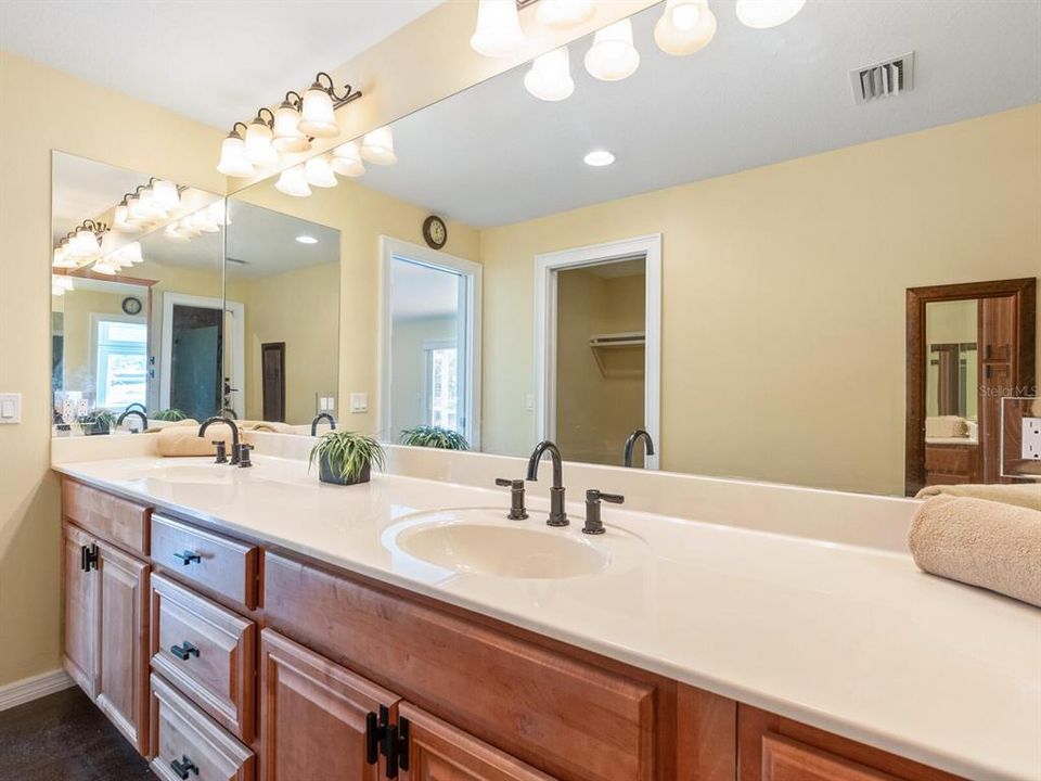 For Sale: $2,500,000 (4 beds, 3 baths, 3250 Square Feet)