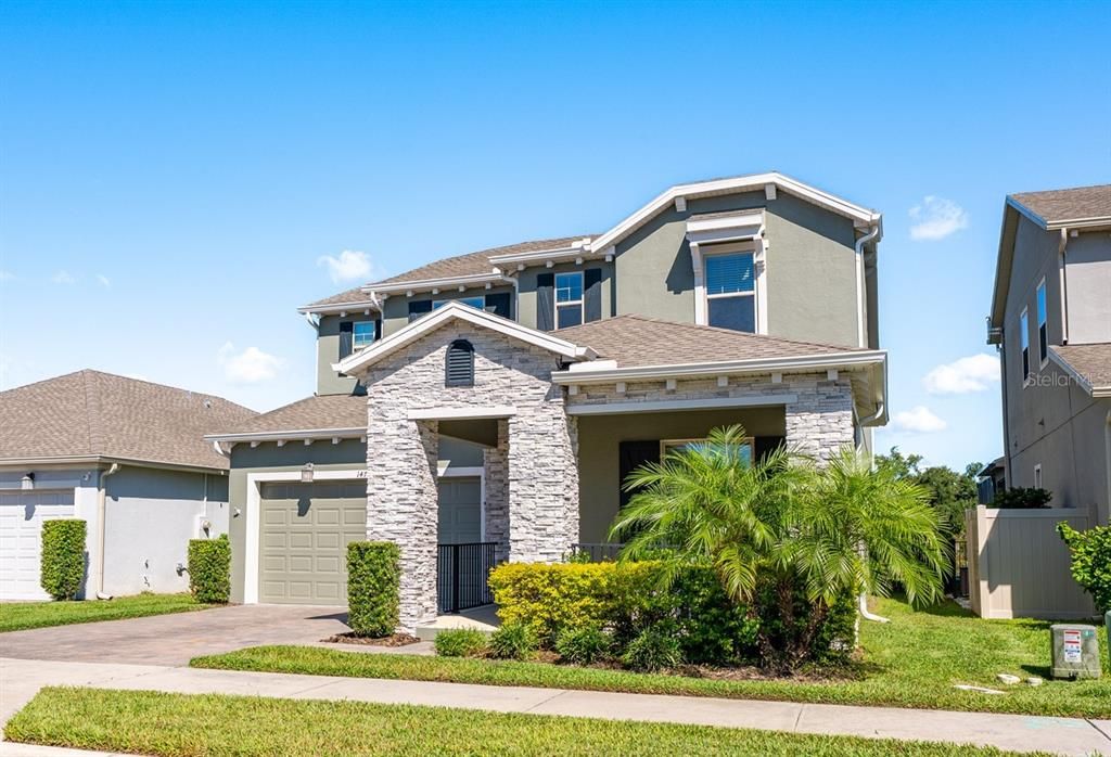 合同活跃: $740,000 (4 贝兹, 3 浴室, 2800 平方英尺)