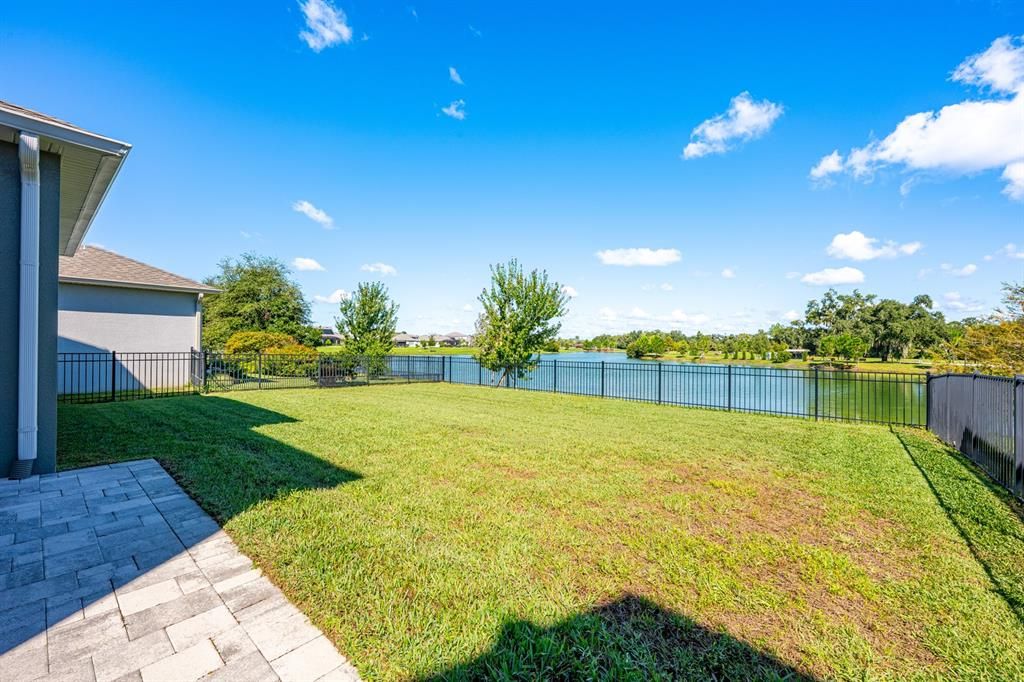 合同活跃: $740,000 (4 贝兹, 3 浴室, 2800 平方英尺)