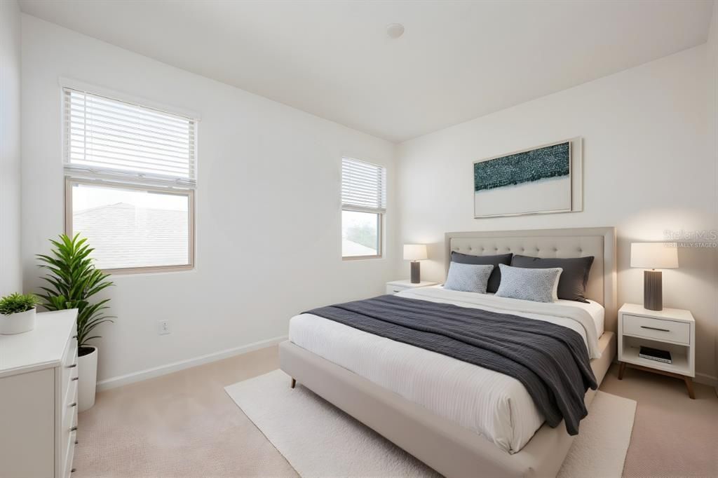 合同活跃: $740,000 (4 贝兹, 3 浴室, 2800 平方英尺)