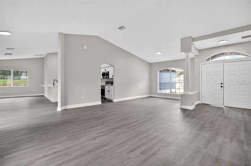 For Sale: $375,000 (3 beds, 2 baths, 2002 Square Feet)