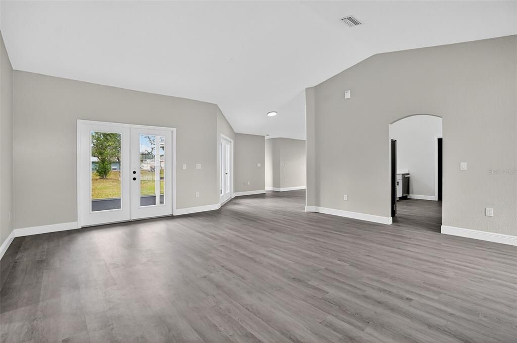 For Sale: $375,000 (3 beds, 2 baths, 2002 Square Feet)