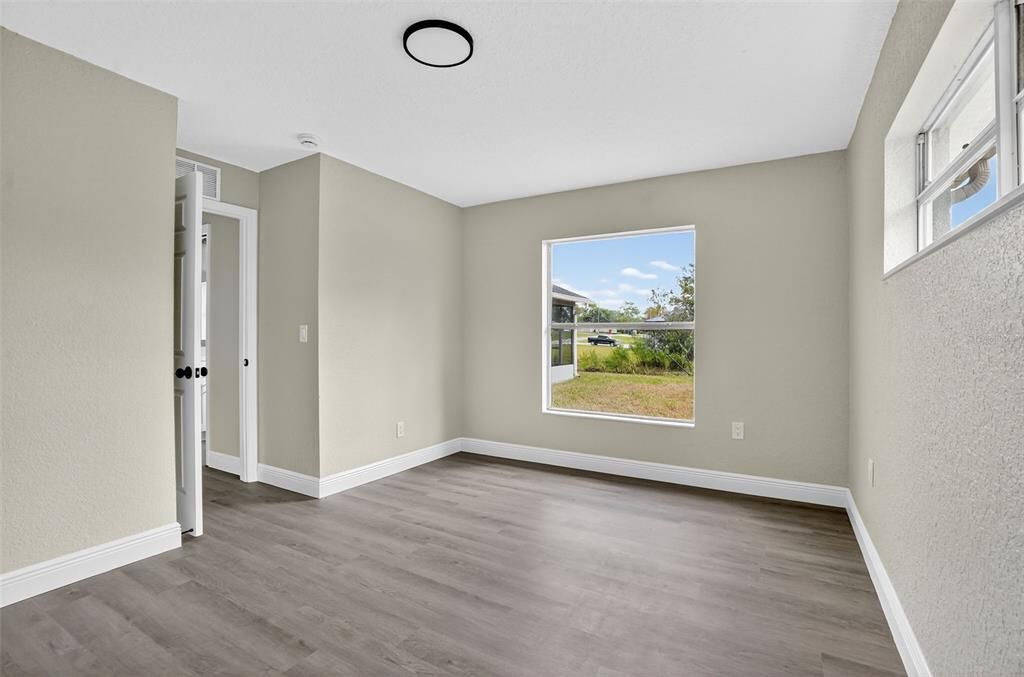 For Sale: $375,000 (3 beds, 2 baths, 2002 Square Feet)