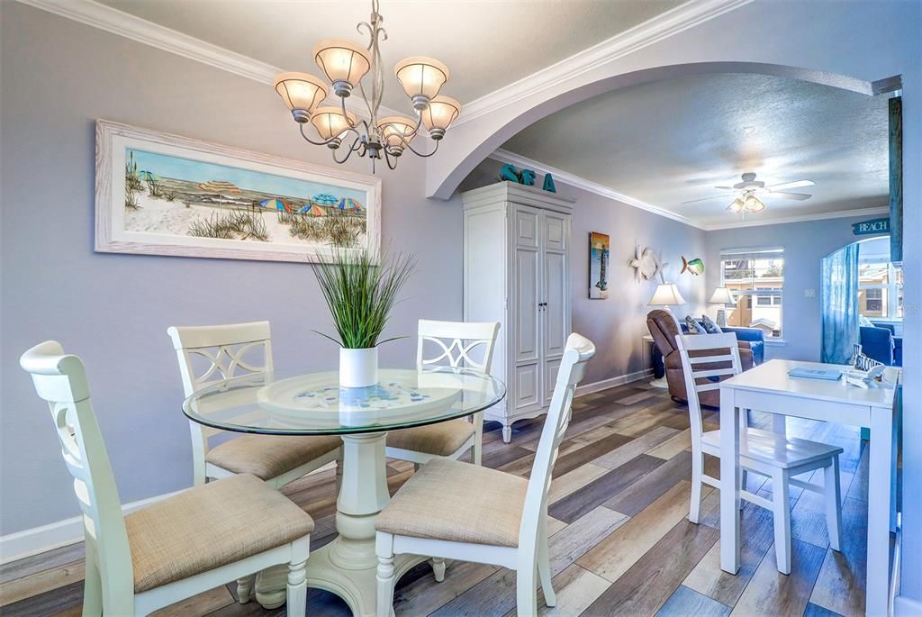 For Sale: $381,000 (1 beds, 1 baths, 735 Square Feet)