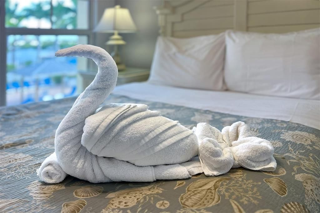 For Sale: $381,000 (1 beds, 1 baths, 735 Square Feet)