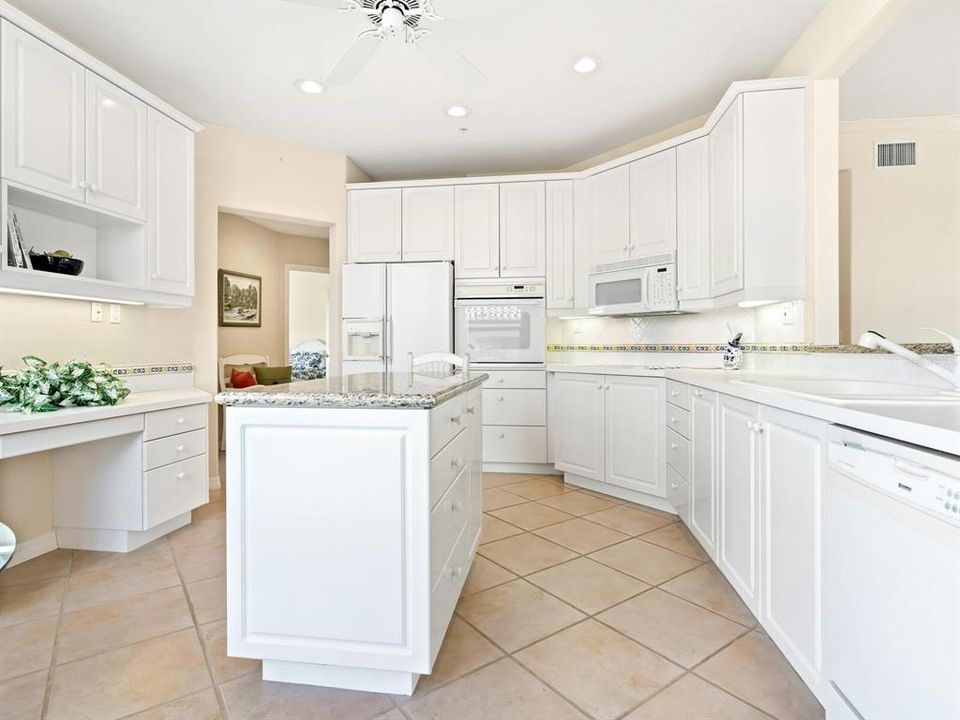 Active With Contract: $780,000 (3 beds, 2 baths, 1936 Square Feet)