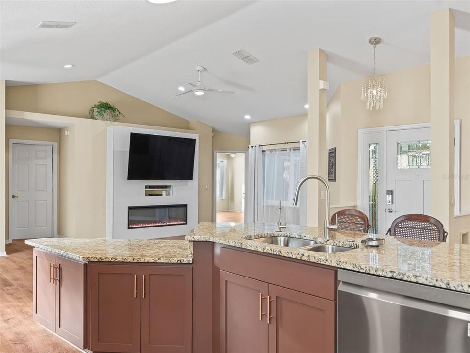 For Sale: $362,000 (3 beds, 2 baths, 1735 Square Feet)