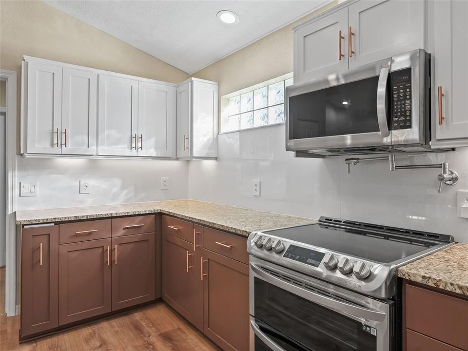 For Sale: $362,000 (3 beds, 2 baths, 1735 Square Feet)