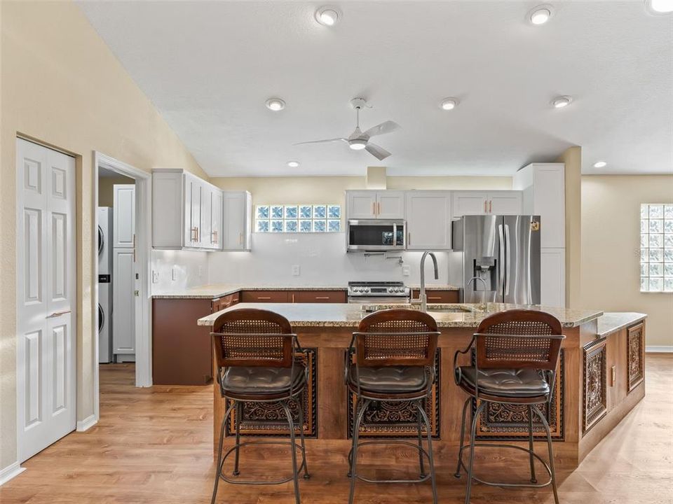 For Sale: $362,000 (3 beds, 2 baths, 1735 Square Feet)