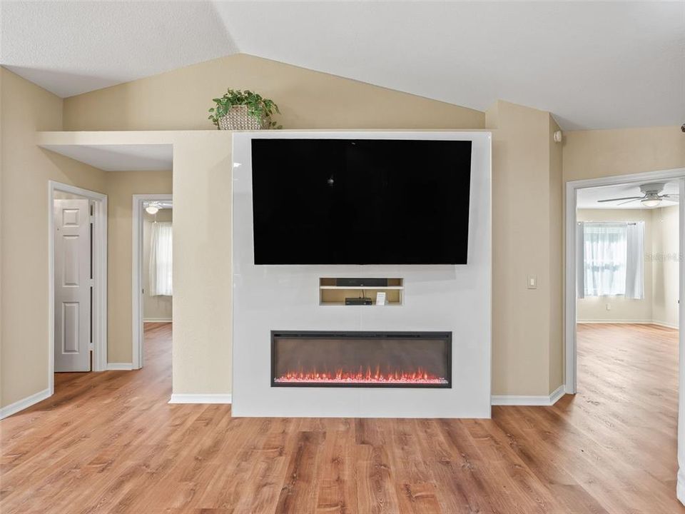 For Sale: $362,000 (3 beds, 2 baths, 1735 Square Feet)