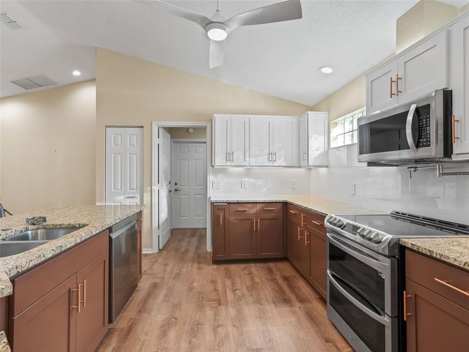 For Sale: $362,000 (3 beds, 2 baths, 1735 Square Feet)