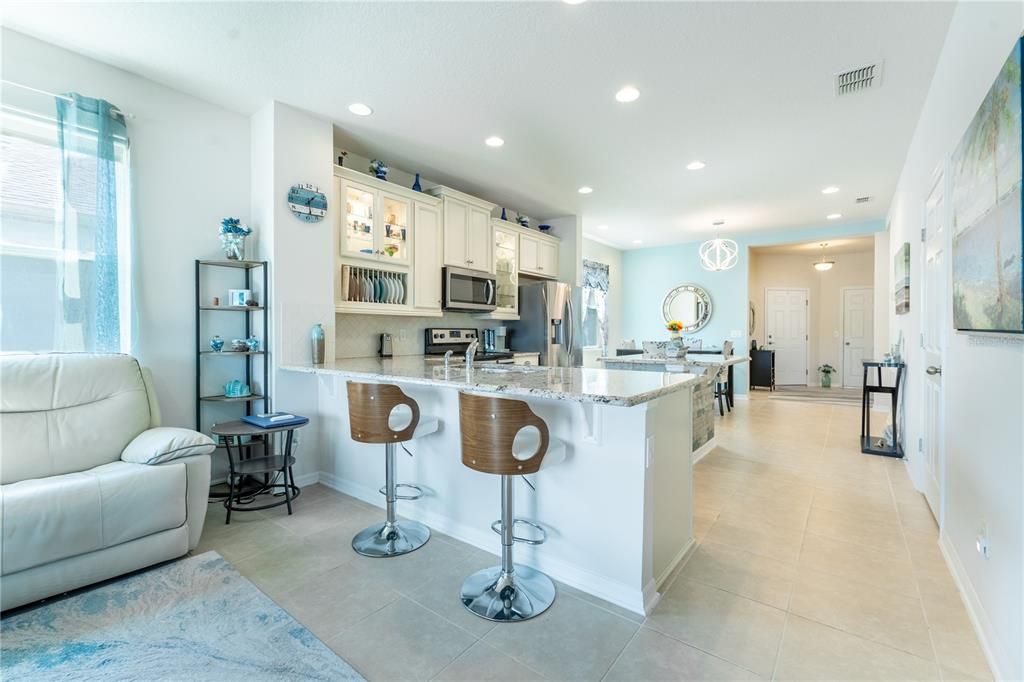 На продажу: $320,000 (2 спален, 2 ванн, 1534 Квадратных фут)