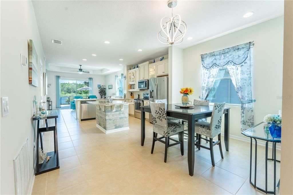 На продажу: $320,000 (2 спален, 2 ванн, 1534 Квадратных фут)