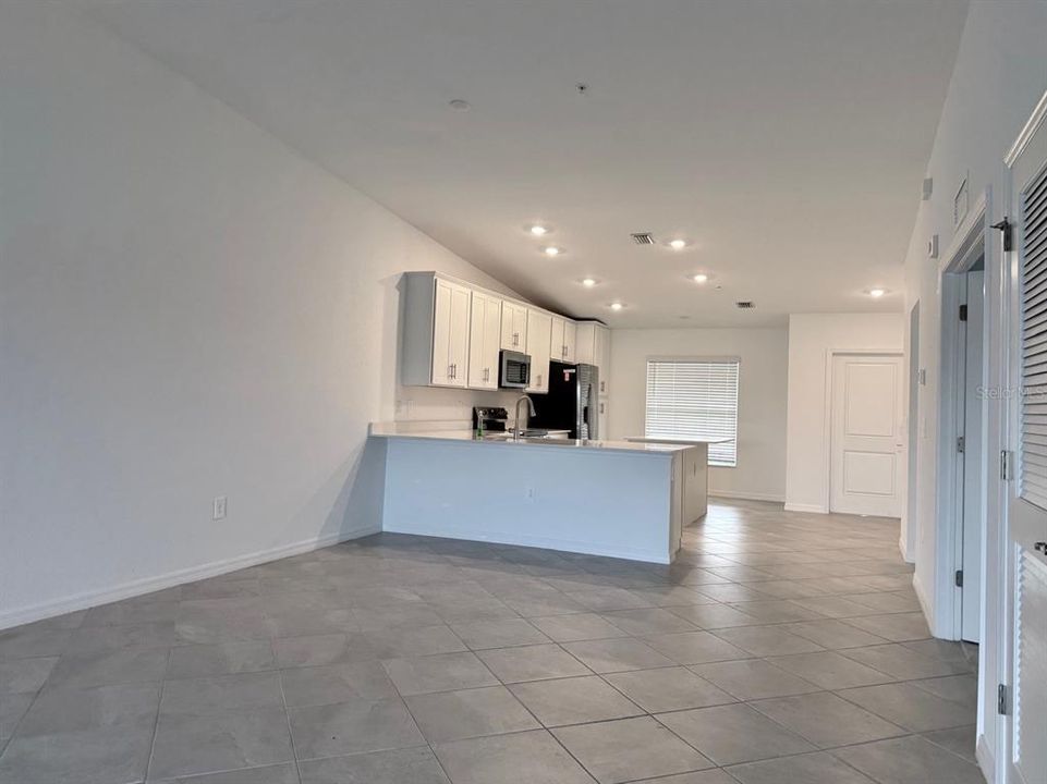 В аренду: $1,995 (3 спален, 2 ванн, 1645 Квадратных фут)