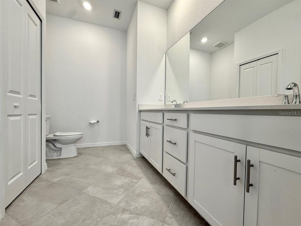 В аренду: $1,995 (3 спален, 2 ванн, 1645 Квадратных фут)