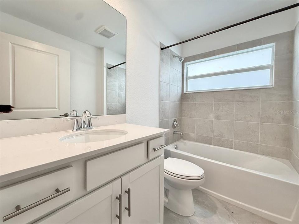 В аренду: $1,995 (3 спален, 2 ванн, 1645 Квадратных фут)