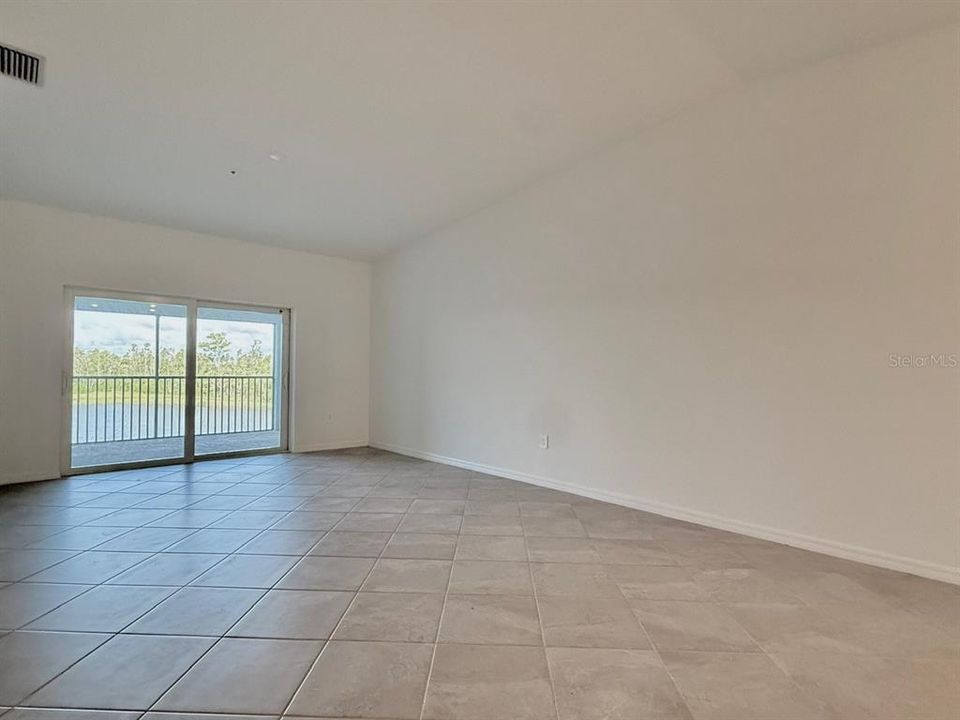 В аренду: $1,995 (3 спален, 2 ванн, 1645 Квадратных фут)