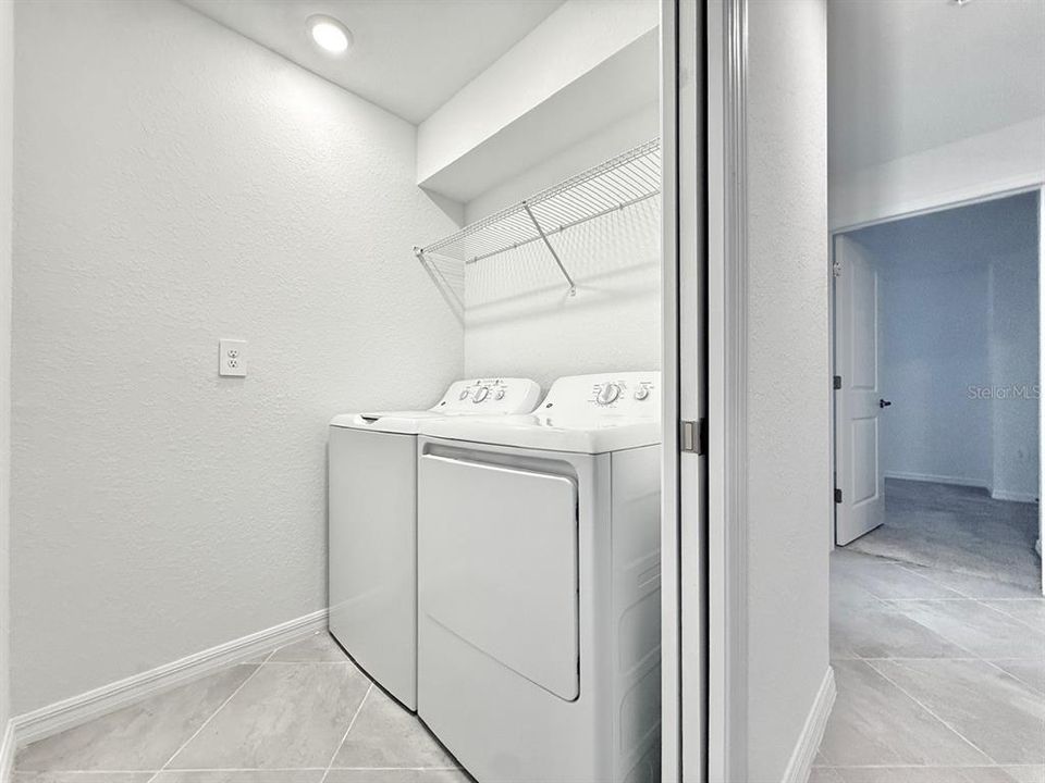 В аренду: $1,995 (3 спален, 2 ванн, 1645 Квадратных фут)