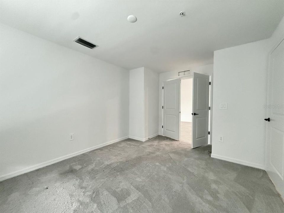 В аренду: $1,995 (3 спален, 2 ванн, 1645 Квадратных фут)