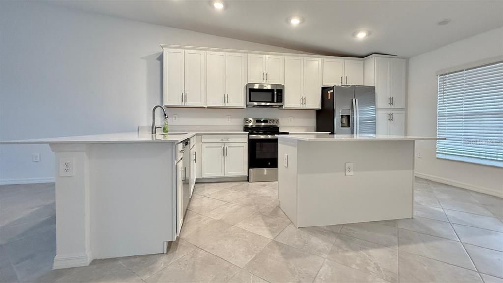 В аренду: $1,995 (3 спален, 2 ванн, 1645 Квадратных фут)