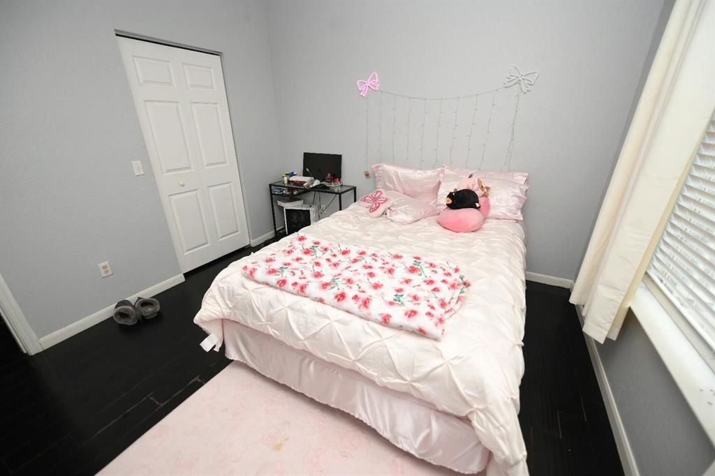 For Sale: $269,900 (2 beds, 2 baths, 993 Square Feet)