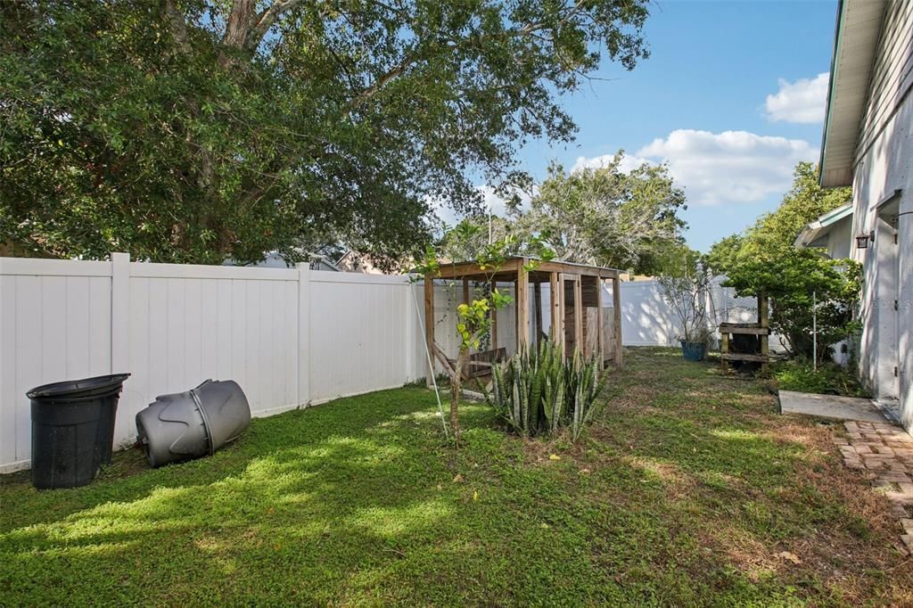 For Sale: $465,999 (3 beds, 2 baths, 1946 Square Feet)