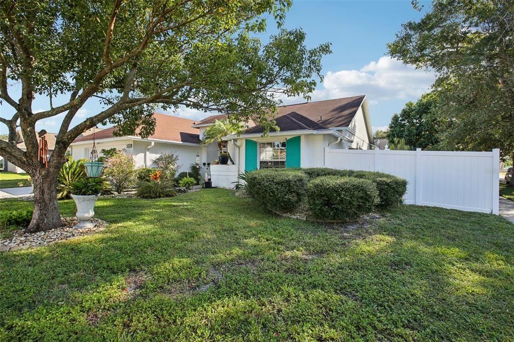 For Sale: $465,999 (3 beds, 2 baths, 1946 Square Feet)