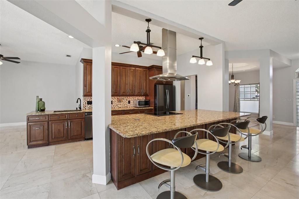 For Sale: $465,999 (3 beds, 2 baths, 1946 Square Feet)