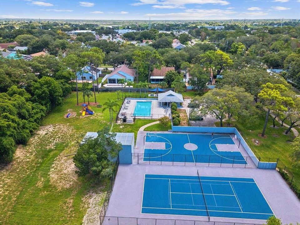 For Sale: $465,999 (3 beds, 2 baths, 1946 Square Feet)