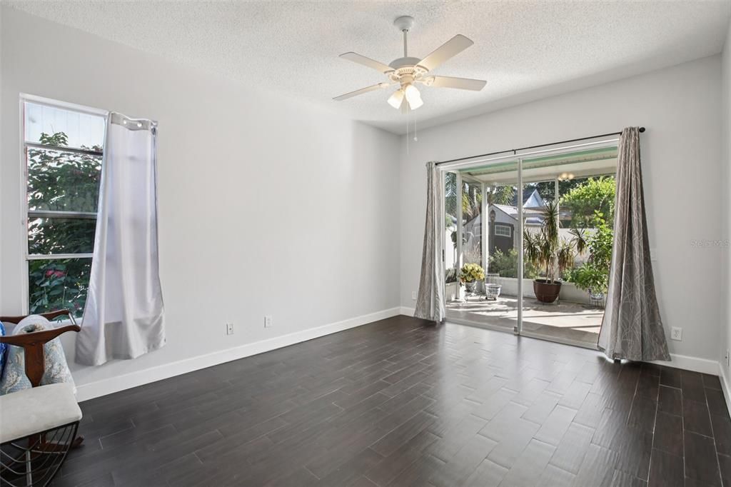 For Sale: $465,999 (3 beds, 2 baths, 1946 Square Feet)