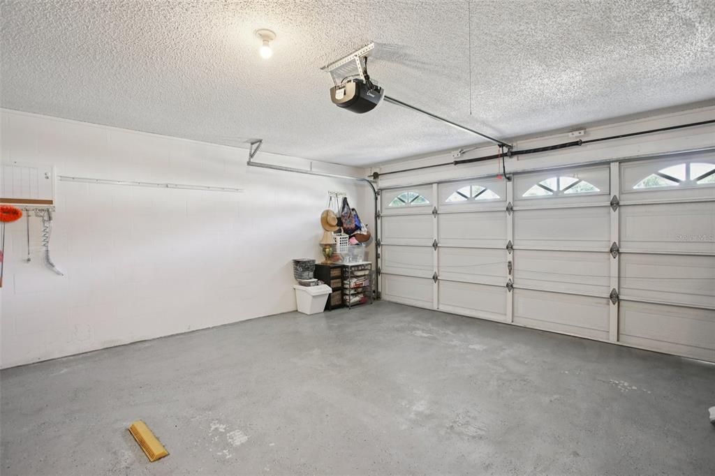 For Sale: $465,999 (3 beds, 2 baths, 1946 Square Feet)