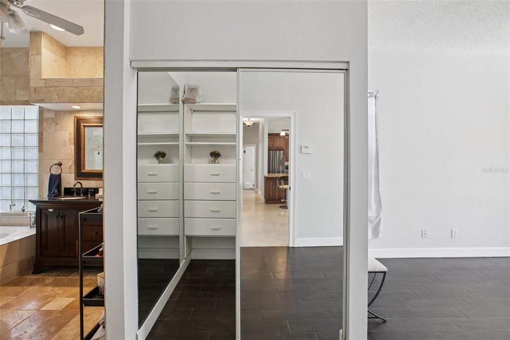 For Sale: $465,999 (3 beds, 2 baths, 1946 Square Feet)