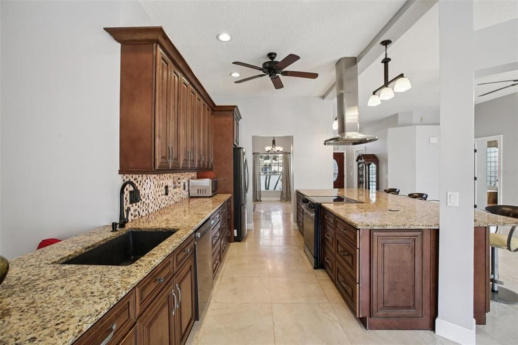 For Sale: $465,999 (3 beds, 2 baths, 1946 Square Feet)