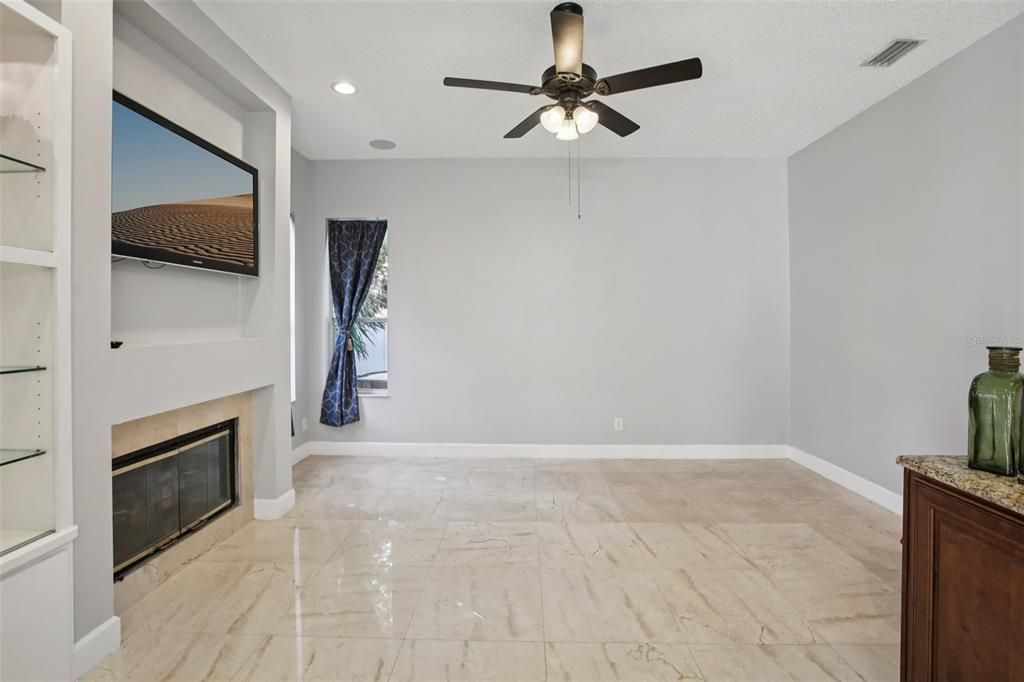 For Sale: $465,999 (3 beds, 2 baths, 1946 Square Feet)