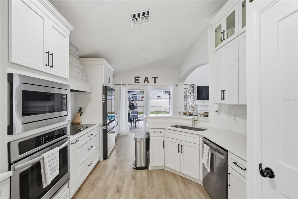 待售: $522,500 (4 贝兹, 4 浴室, 2218 平方英尺)