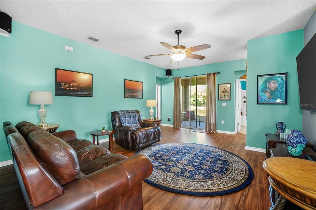 待售: $360,000 (3 贝兹, 2 浴室, 1670 平方英尺)