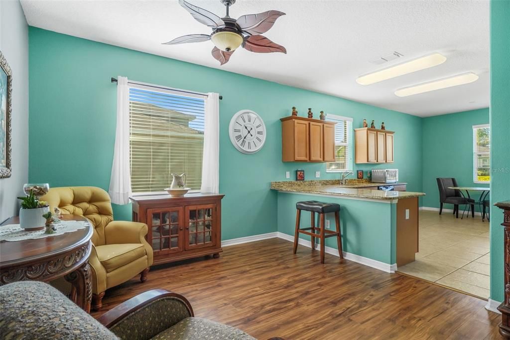 待售: $360,000 (3 贝兹, 2 浴室, 1670 平方英尺)