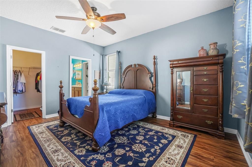 待售: $360,000 (3 贝兹, 2 浴室, 1670 平方英尺)