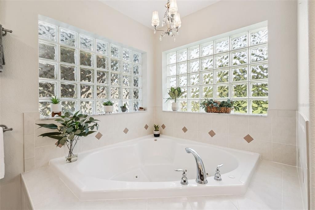 For Sale: $659,000 (4 beds, 2 baths, 1947 Square Feet)