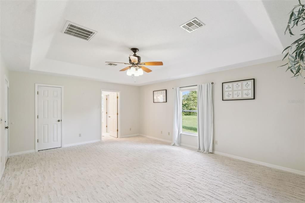 For Sale: $659,000 (4 beds, 2 baths, 1947 Square Feet)