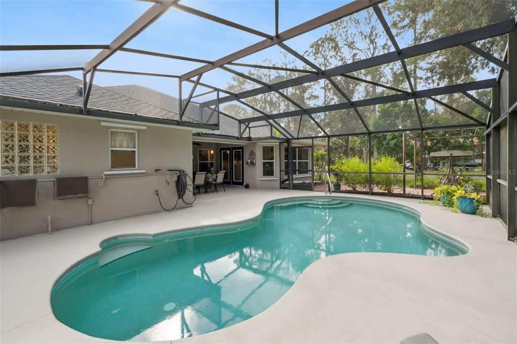 For Sale: $659,000 (4 beds, 2 baths, 1947 Square Feet)