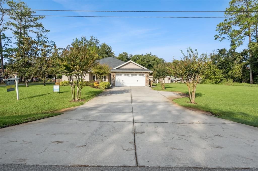 For Sale: $659,000 (4 beds, 2 baths, 1947 Square Feet)