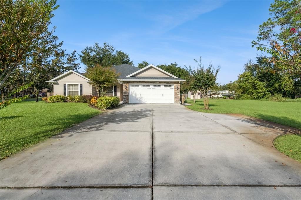 For Sale: $659,000 (4 beds, 2 baths, 1947 Square Feet)