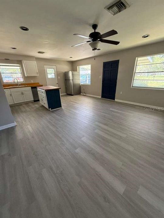 待售: $275,000 (3 贝兹, 2 浴室, 1552 平方英尺)