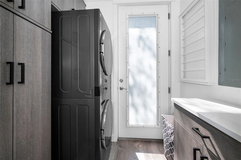 For Rent: $6,500 (2 beds, 2 baths, 1064 Square Feet)