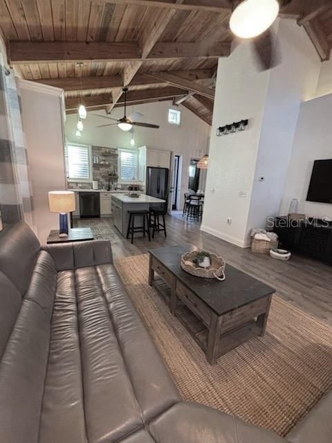 For Rent: $6,500 (2 beds, 2 baths, 1064 Square Feet)